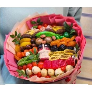 Букет из орехов и сухофруктов