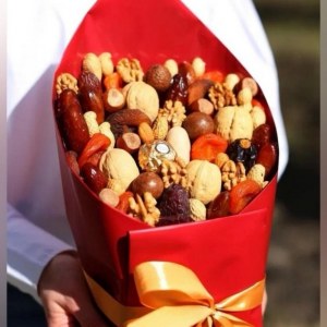 Конверт с орехами и сухофруктами
