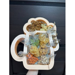 Пивная кружка со снеками 3