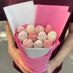 Клубничный букет «Нежность»